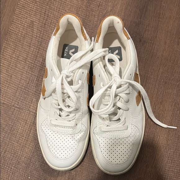 Veja White and Tan Women's Sneakers - Picture 2 of 4